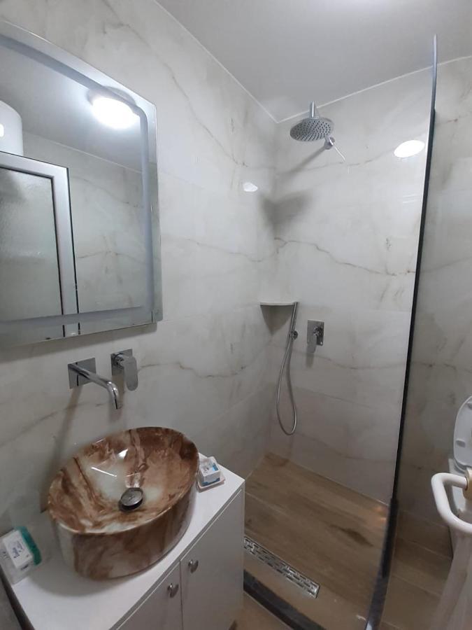 Lovely 1-Bedroom Apartment In Саранде Екстериор снимка